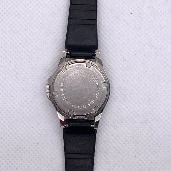 Vintage Lorus Sports Women Watch Silver Tone Black Dial New Battery - Picture 6 of 9